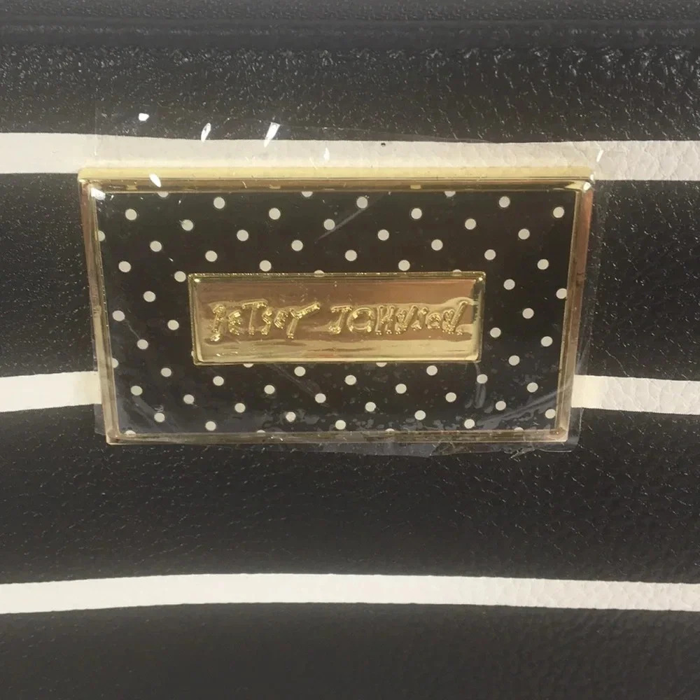 NEW Betsey Johnson Wristlet Clutch - Picture 4 of 8